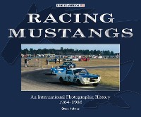 Cover Racing Mustangs